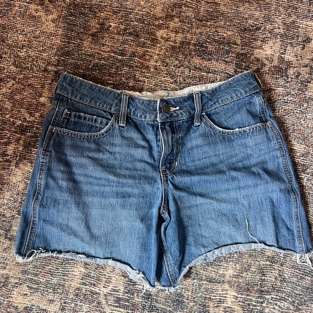 Hollister Women's Low-Rise Baggy Denim Shorts  Size 6 (28)